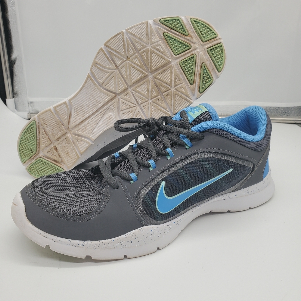Nike Training Sneakers Gray and Blue 2014 643083-005 Women’s Size 8